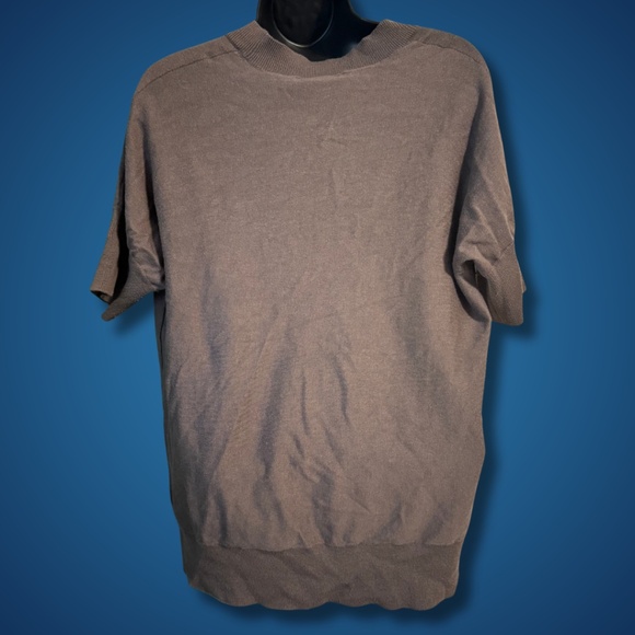 Banana Republic Deep V-Neck Sweater - Effortlessly Chic! - Picture 2 of 6